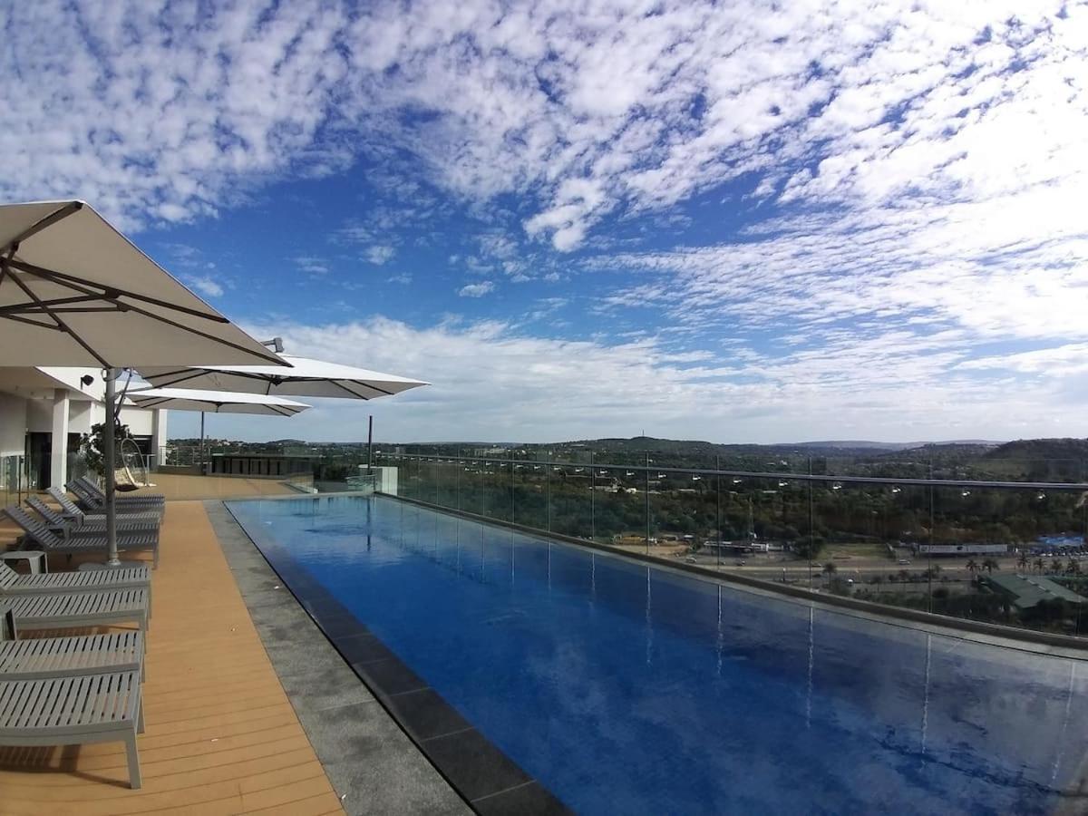 Menlyn Maine Apartments Pretoria-Noord Exterior foto