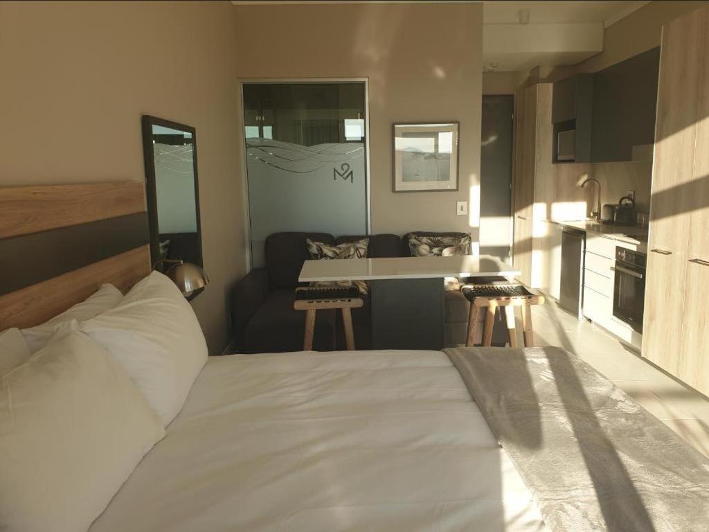 Menlyn Maine Apartments Pretoria-Noord Exterior foto