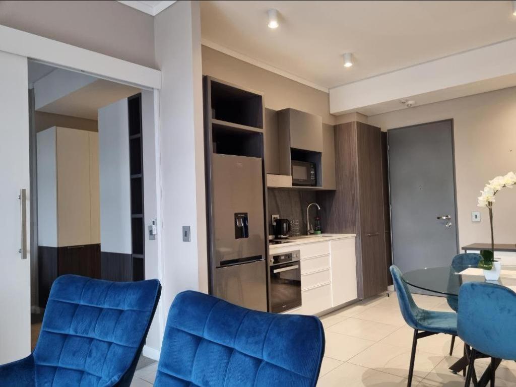 Menlyn Maine Apartments Pretoria-Noord Exterior foto